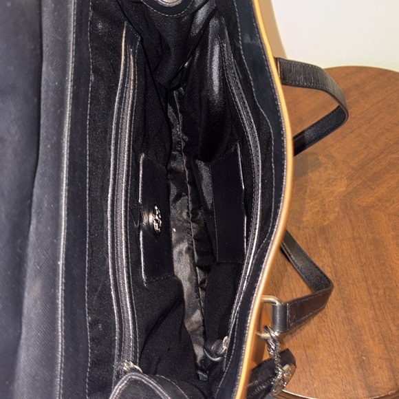 DKNY  vintage  shoulder bag  large leather  black/brown. Silvertone HW. Excellen - Picture 5 of 17